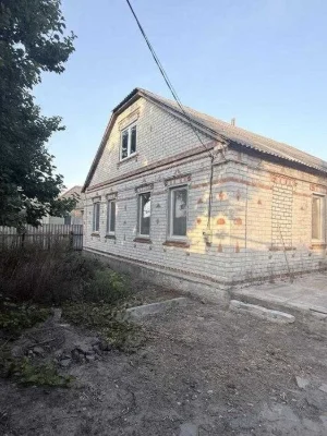 Продам добротный кирпичный дом на Баварии