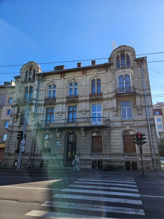 Продаж Австрійського люксу 110м2 в Центрі Ів.-Франківську.