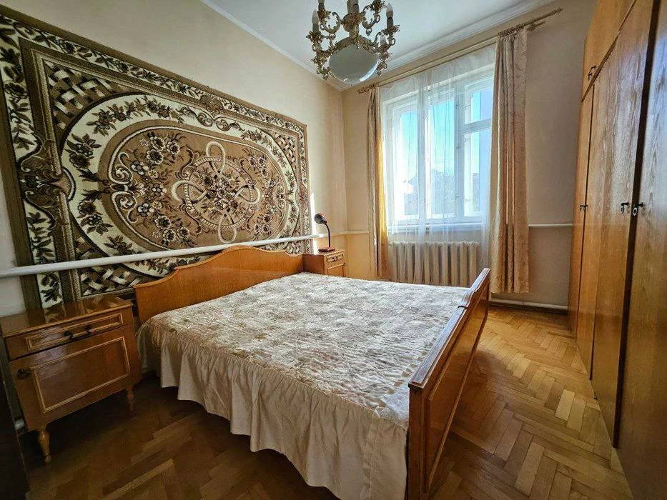 Продаж Австрійського люксу 110м2 в Центрі Ів.-Франківську.