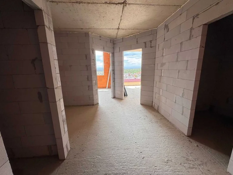 Продаж 1.5 кімнатної квартири з видом на гори