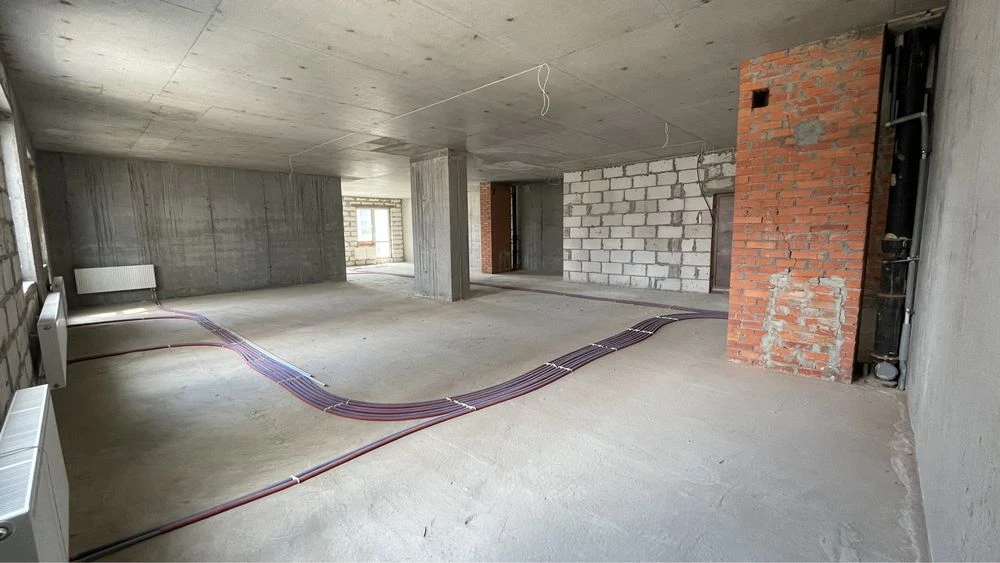 I am selling my 4-room apartment of 162m2 on the 4th floor of the Monte Plaza residential complex