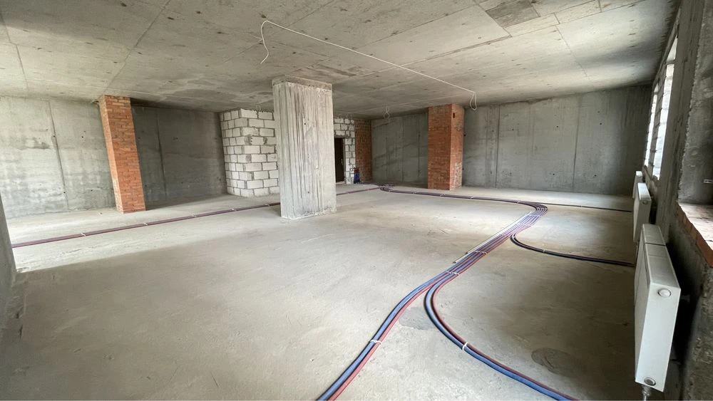 I am selling my 4-room apartment of 162m2 on the 4th floor of the Monte Plaza residential complex