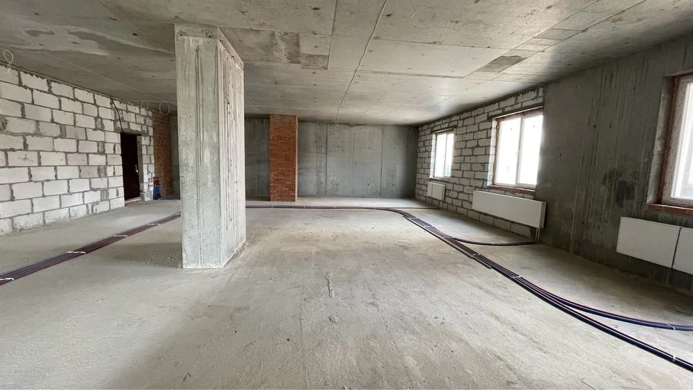 I am selling my 4-room apartment of 162m2 on the 4th floor of the Monte Plaza residential complex