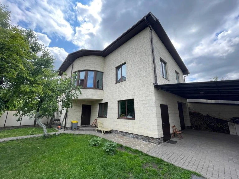 Продаж сучасного енергонезалежного будинку в центрі міста Су
