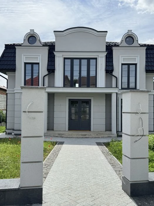 Продаж будинку Роша