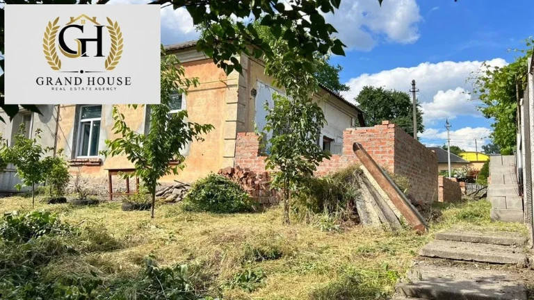 Продам половину будинку на вул. Енергетиків