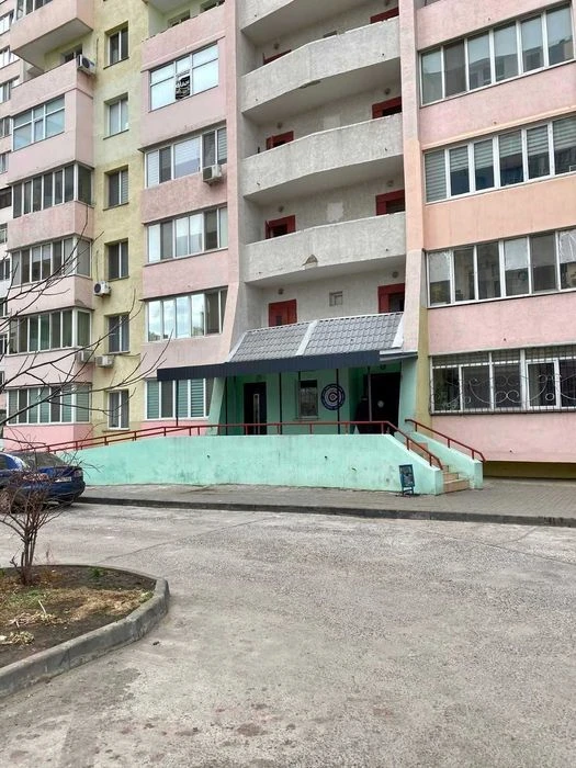 Продам простору затишну квартиру в ЖК Консоль на вул Пішонів