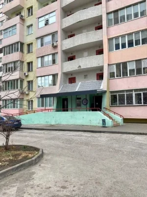 Продам простору затишну квартиру в ЖК Консоль на вул Пішонів