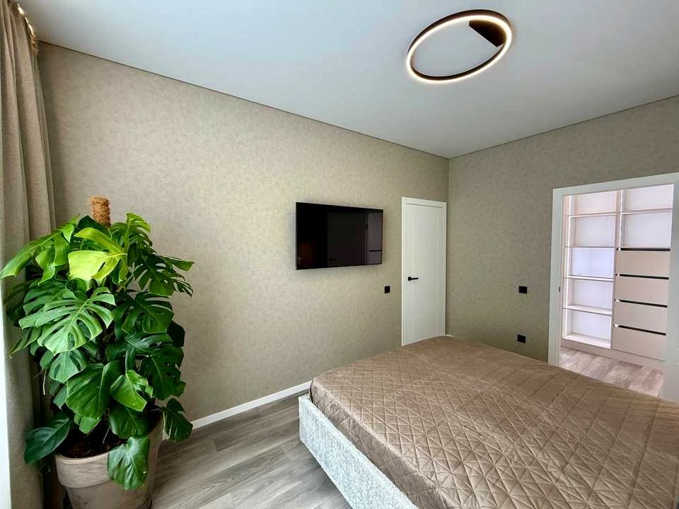 Apartment. Odesa, Krasnova St.