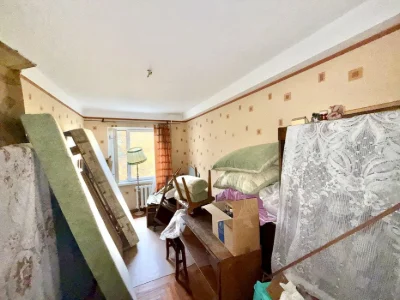 Продаж 4 кімнатної кв вул. Парамонова