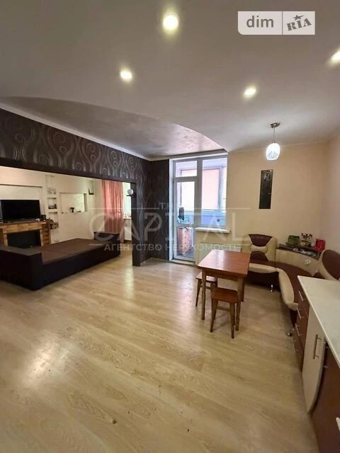 Sale of 3-room apartment 120 sq. m. on Mykhaylo Maksymovycha st. 3G