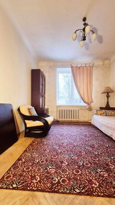 Продаж 3К Міцкевича Адама 10 сталінка газ житловий стан 2 по