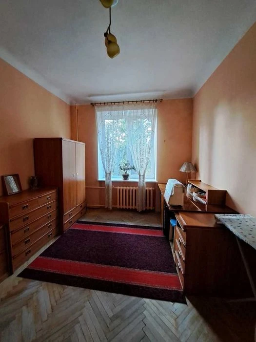 Продаж 3К Міцкевича Адама 10 сталінка газ житловий стан 2 по