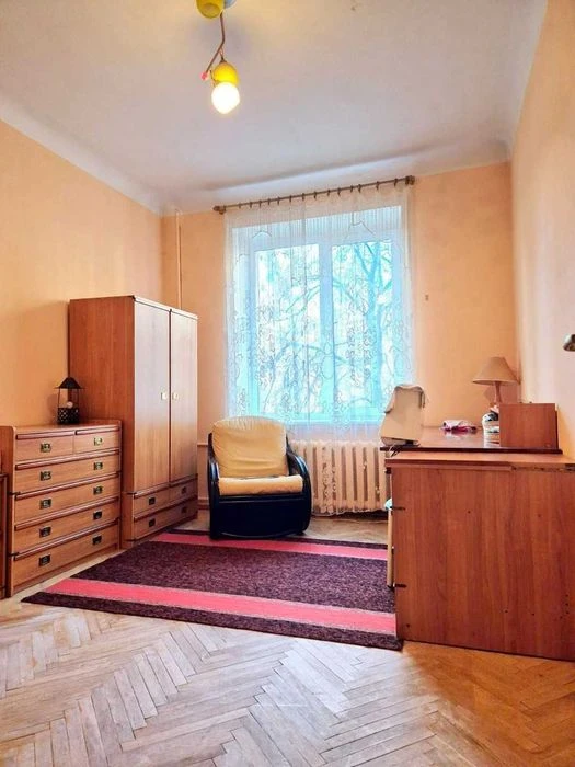 Продаж 3К Міцкевича Адама 10 сталінка газ житловий стан 2 по