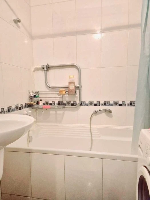 Продаж 3К Міцкевича Адама 10 сталінка газ житловий стан 2 по