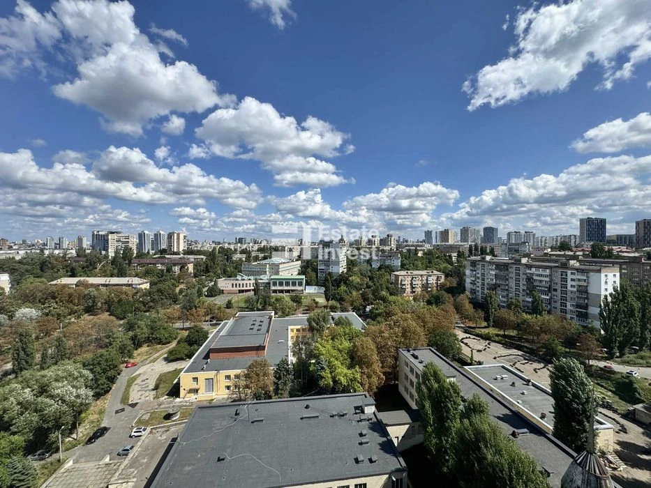 Продаж 3к квартири на Солом'янці | 3 окремі кімнати | цеглян