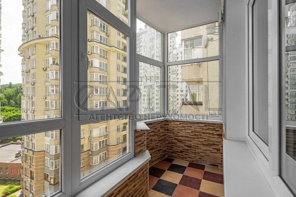 For sale / Apartment / 110 m2 / Residential complex Pory Roku / Solomyansky district