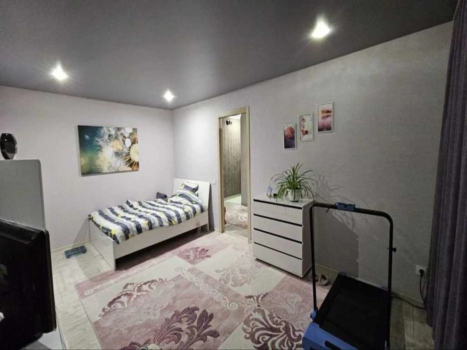 Продаж 1 кімнатної квартири 52 м2. Ремонт. Цегла Сади №10236