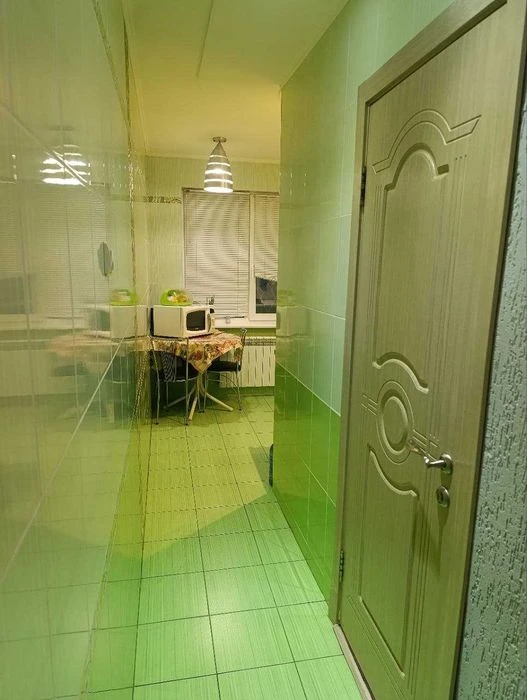 One-room apartment for sale. 1st floor, 9th floor, 36 sq m. Saltovskaya metro station.