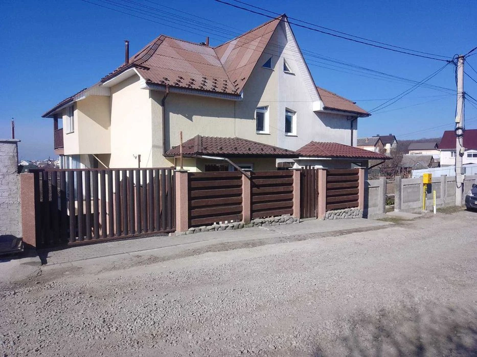 Терміново! Дуплекс 220 м² у Лезневому — меблі, тераса, камін
