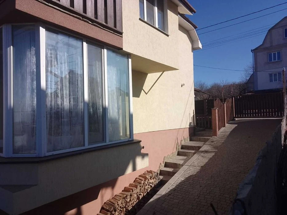 Терміново! Дуплекс 220 м² у Лезневому — меблі, тераса, камін