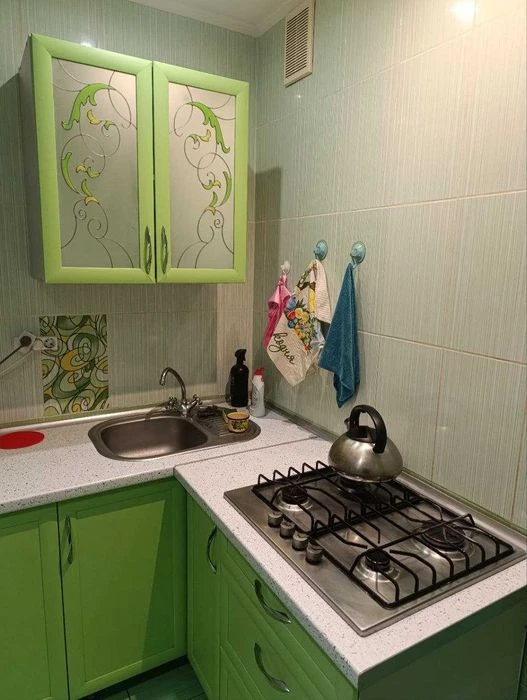 One-room apartment for sale. 1st floor, 9th floor, 36 sq m. Saltovskaya metro station.