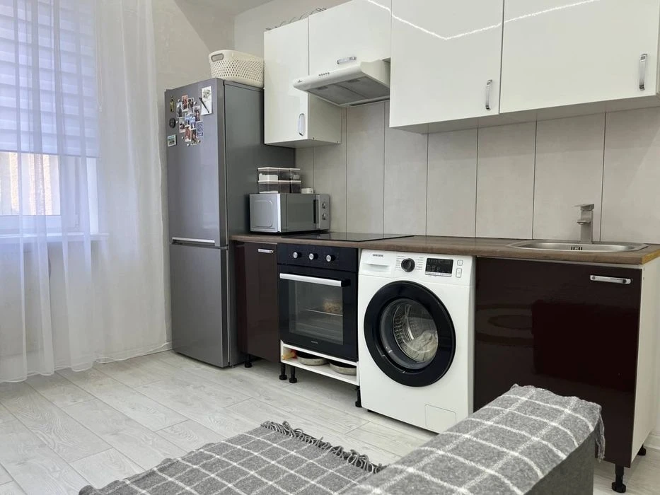 Продам квартиру с ремонтом и мебелью от хозяина , торг