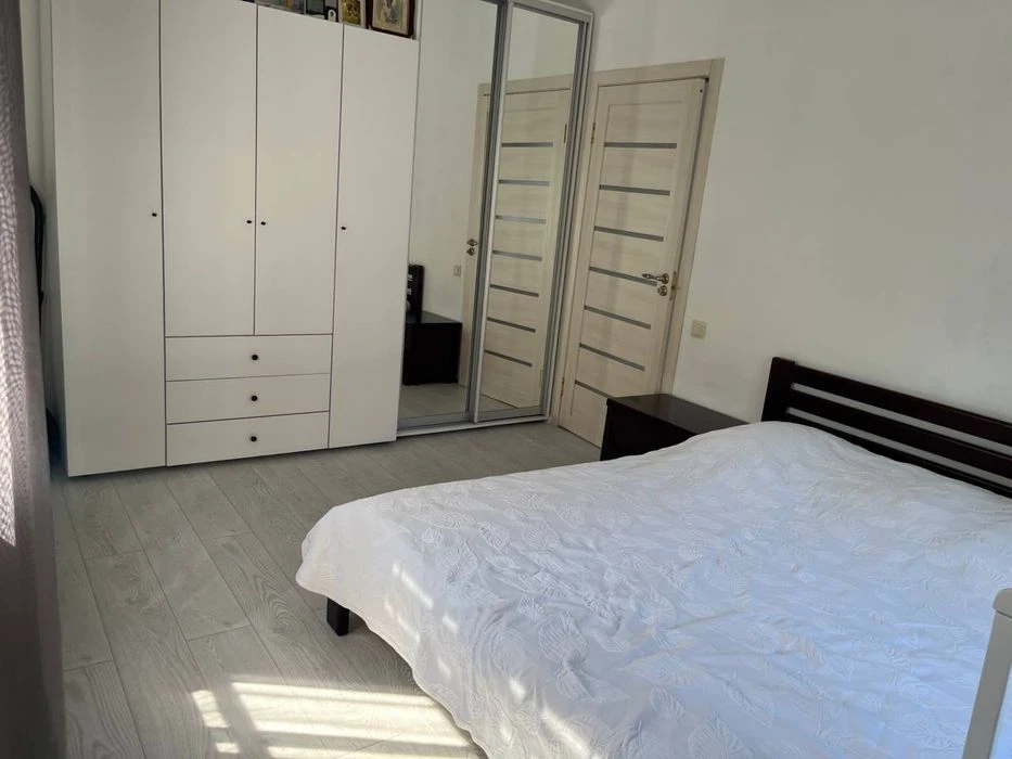 Продам квартиру с ремонтом и мебелью от хозяина , торг