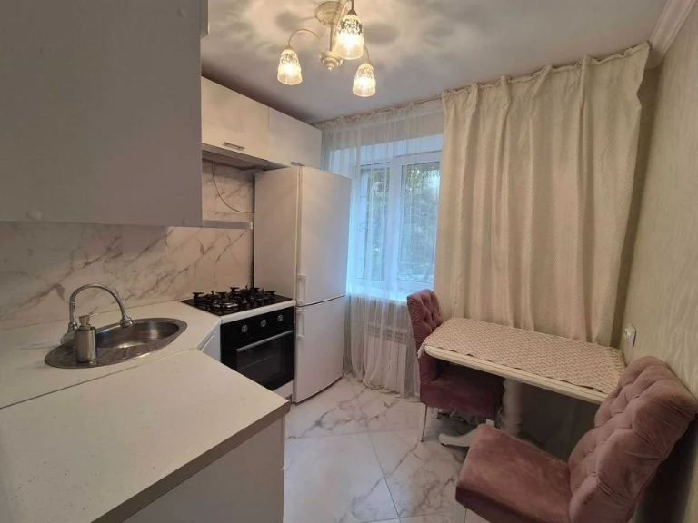 Двокімнатна з ремонтом,м.Дорогожичі, м. Сирець