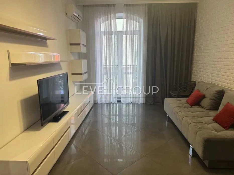 2 кімнатна 60 м. кв вул Рогнідинська 5/14 Печерськ