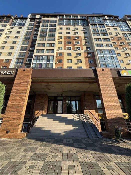 Срочная продажа Просторная 1 комнатная квартира с видом на М