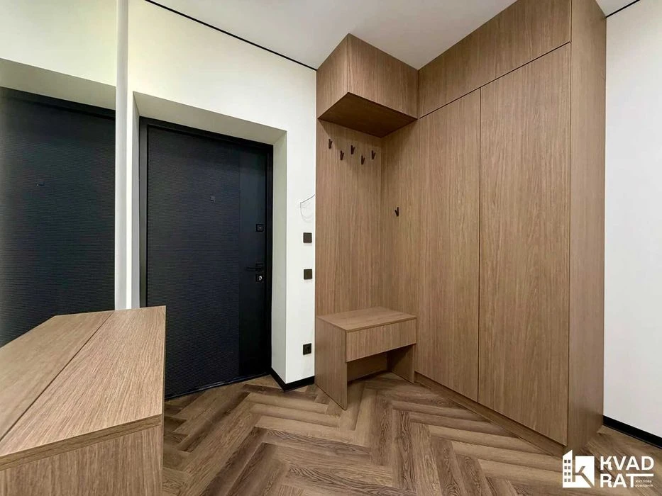 Продаж великої 2-кімнатної квартири з кухнею-вітальнею у ЖК