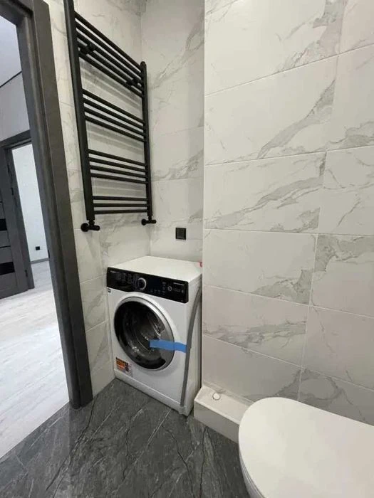 Продаж 1 кімнатної квартири 38 м2 Ремонт Новобудова. №10125