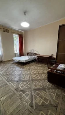 Продаж 3 кімнатної (ізольовані) квартири по вул. Пекарська