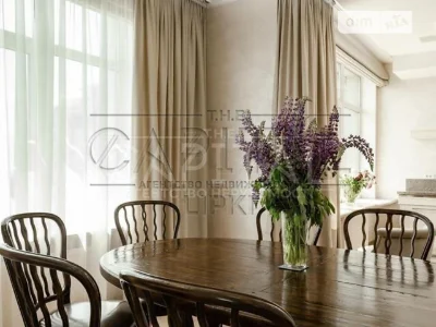 Sale of 2-room apartment 188 sq. m. on Andriy Verkhoglyada St. 15 •