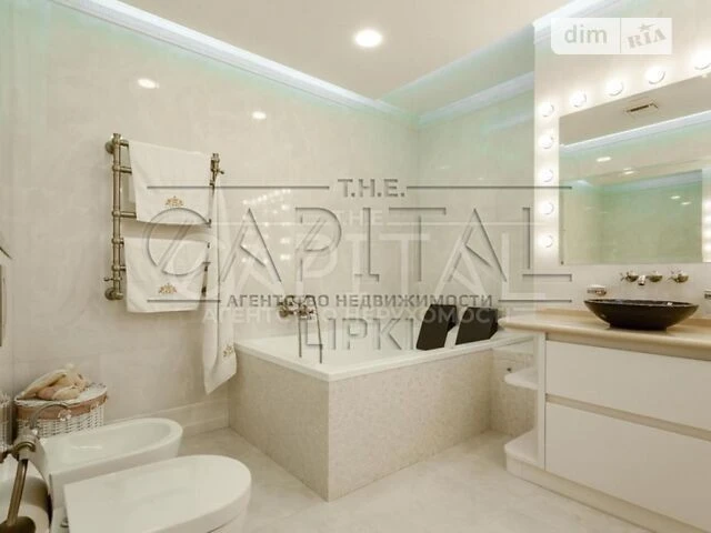 Sale of 2-room apartment 188 sq. m. on Andriy Verkhoglyada St. 15 •