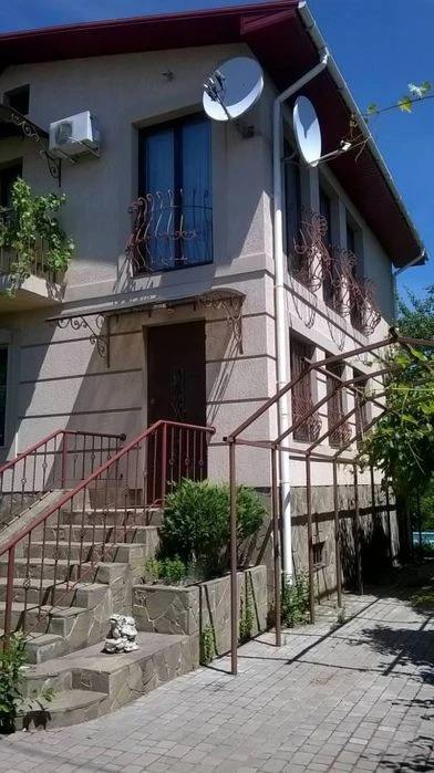 ТЕРМІНОВО Недорого Продам сучасний будинок ,ділянка 6 сот