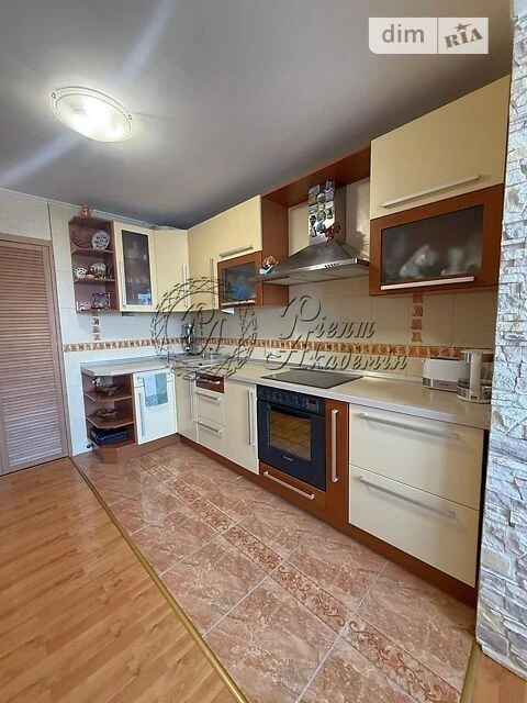 Sale of 3-room apartment 81 sq. m. on Oleksandra Arkhipenka St. 2/1