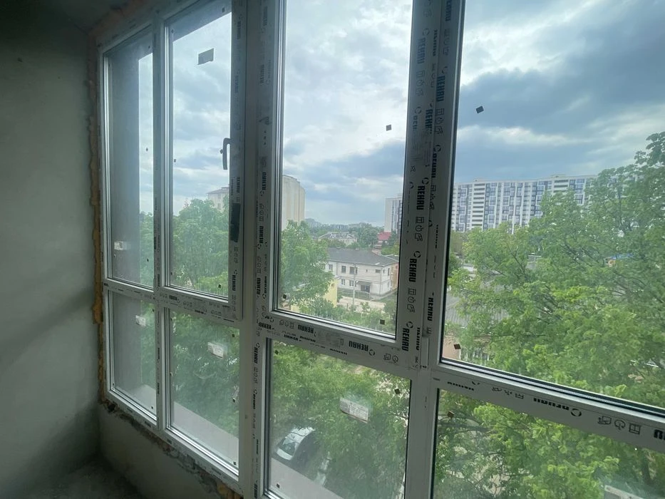 Продаж 1кім.квартири біля Парку і Озера! Ідеальний 5поверх!