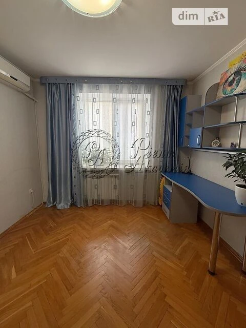 Sale of 3-room apartment 81 sq. m. on Oleksandra Arkhipenka St. 2/1