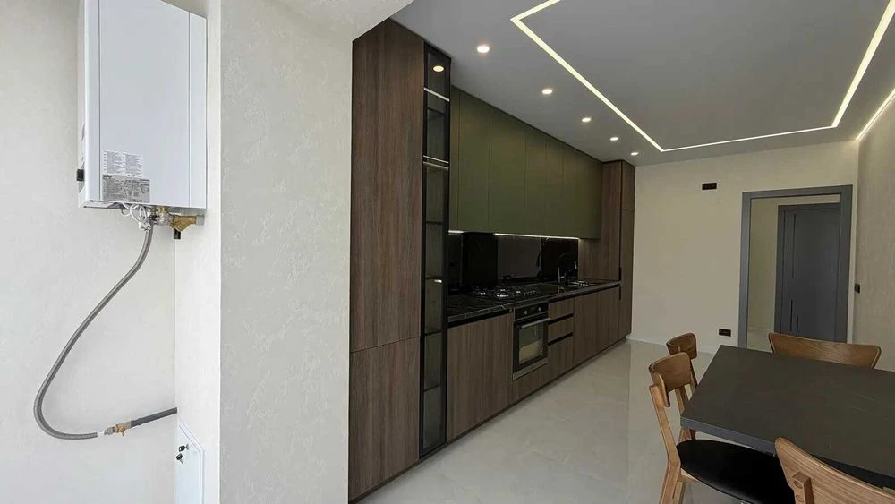 Сучасна двокімнатна квартира за вигідною ціною в центрі