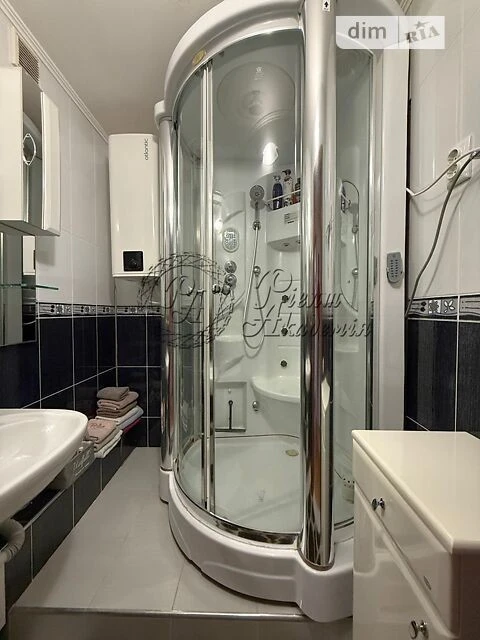Sale of 3-room apartment 81 sq. m. on Oleksandra Arkhipenka St. 2/1
