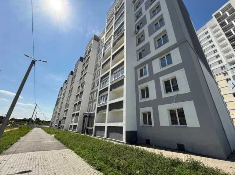 Продам 1 комнатную квартиру на 8 этаже в новострое . ЖК " Ск