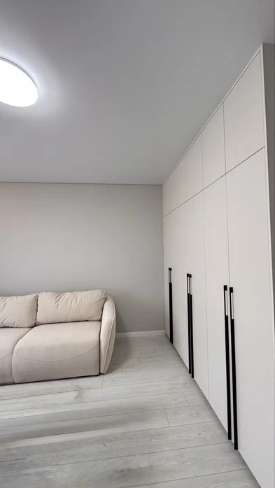 Продається гарна, простора 2-х кімнатна. Боздош. 66 м.кв.