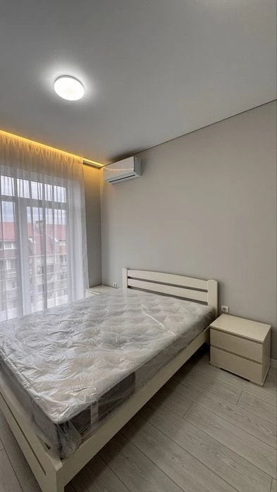 Продається гарна, простора 2-х кімнатна. Боздош. 66 м.кв.