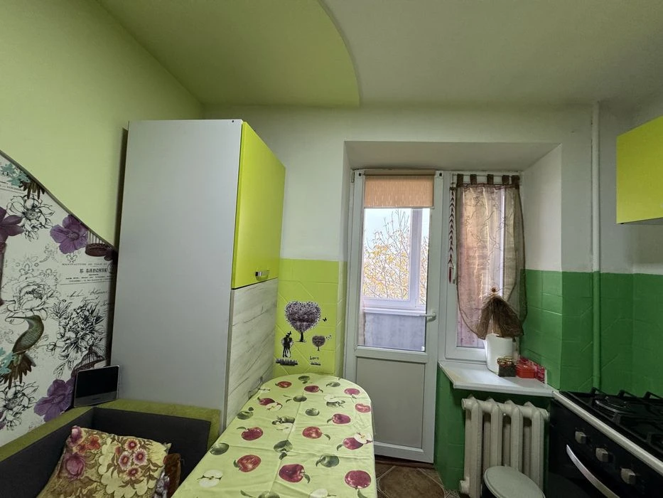 Продається 2-х кімнатна чешка район Майдану