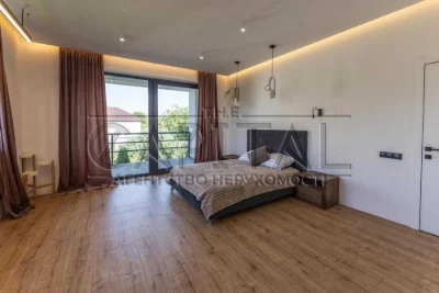 Продаж будинку 298 м² / 6 соток/ м. Славутич 2 км / Осокорки