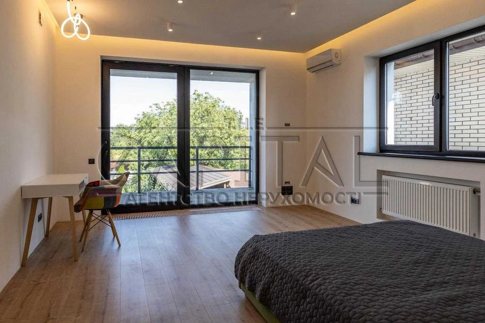 Продаж будинку 298 м² / 6 соток/ м. Славутич 2 км / Осокорки