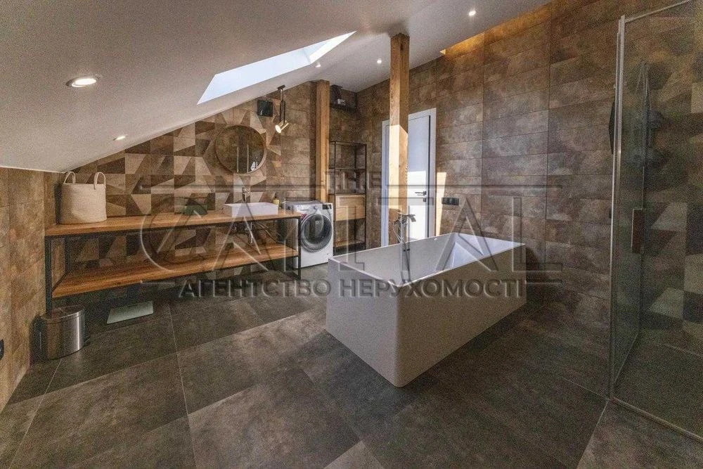 Продаж будинку 298 м² / 6 соток/ м. Славутич 2 км / Осокорки