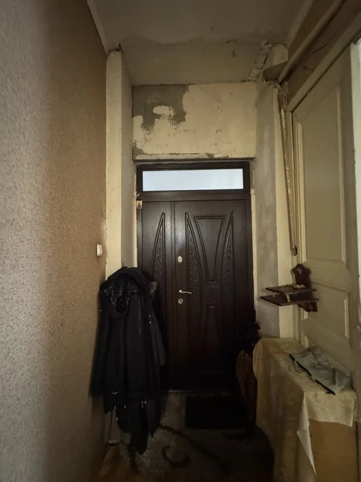 Продається 4-кімнатна квартира по вул. Переяславській